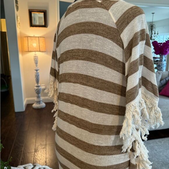 Cream and tan poncho size small - Picture 5 of 6